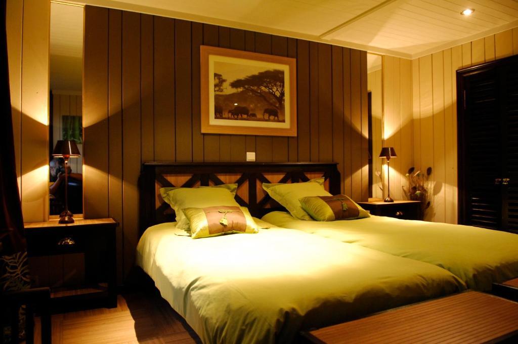 Le Bien-Aller Des Perets Hotel Saint-Hubert Room photo